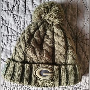 Packers New Era Womens Cuffed Knit Hat with Pom Pom